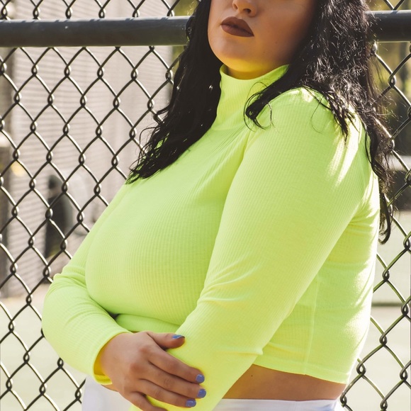 H&M Tops - Hm cropped turtleneck